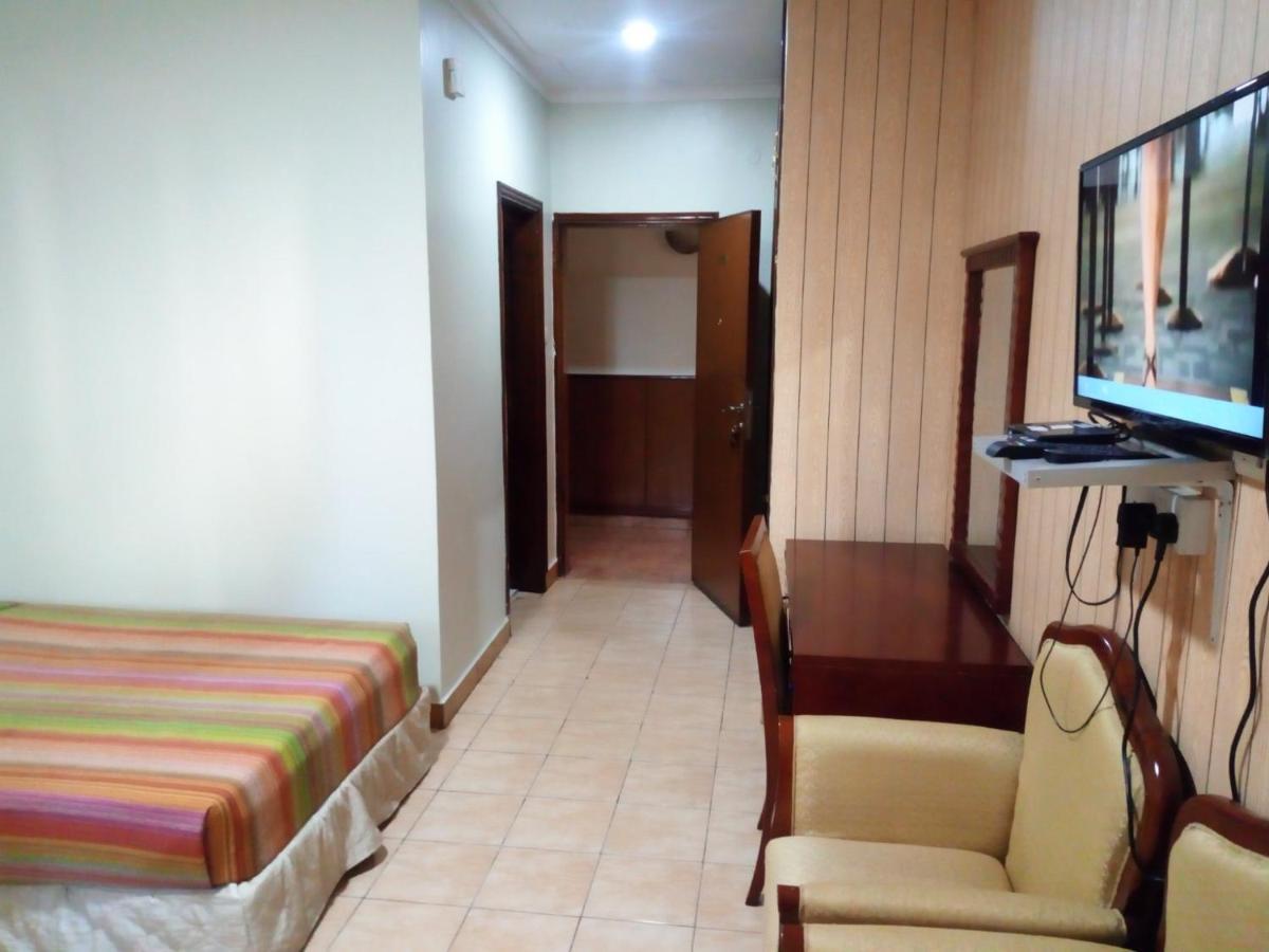 Emerald Hotel Кампала Екстер'єр фото