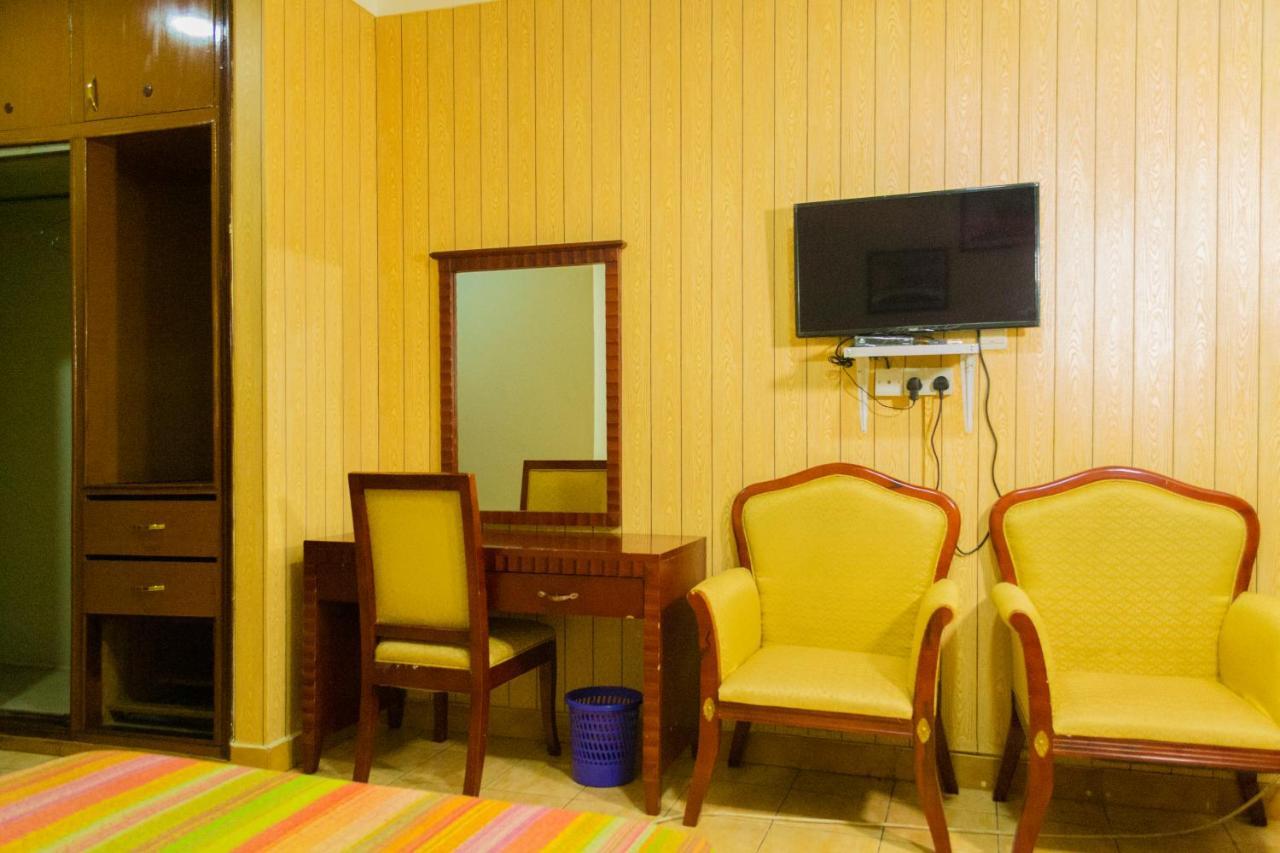 Emerald Hotel Кампала Екстер'єр фото