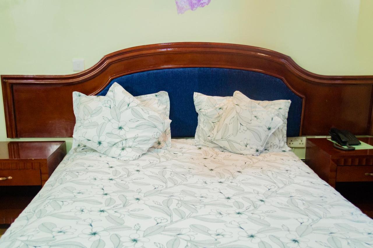 Emerald Hotel Кампала Екстер'єр фото