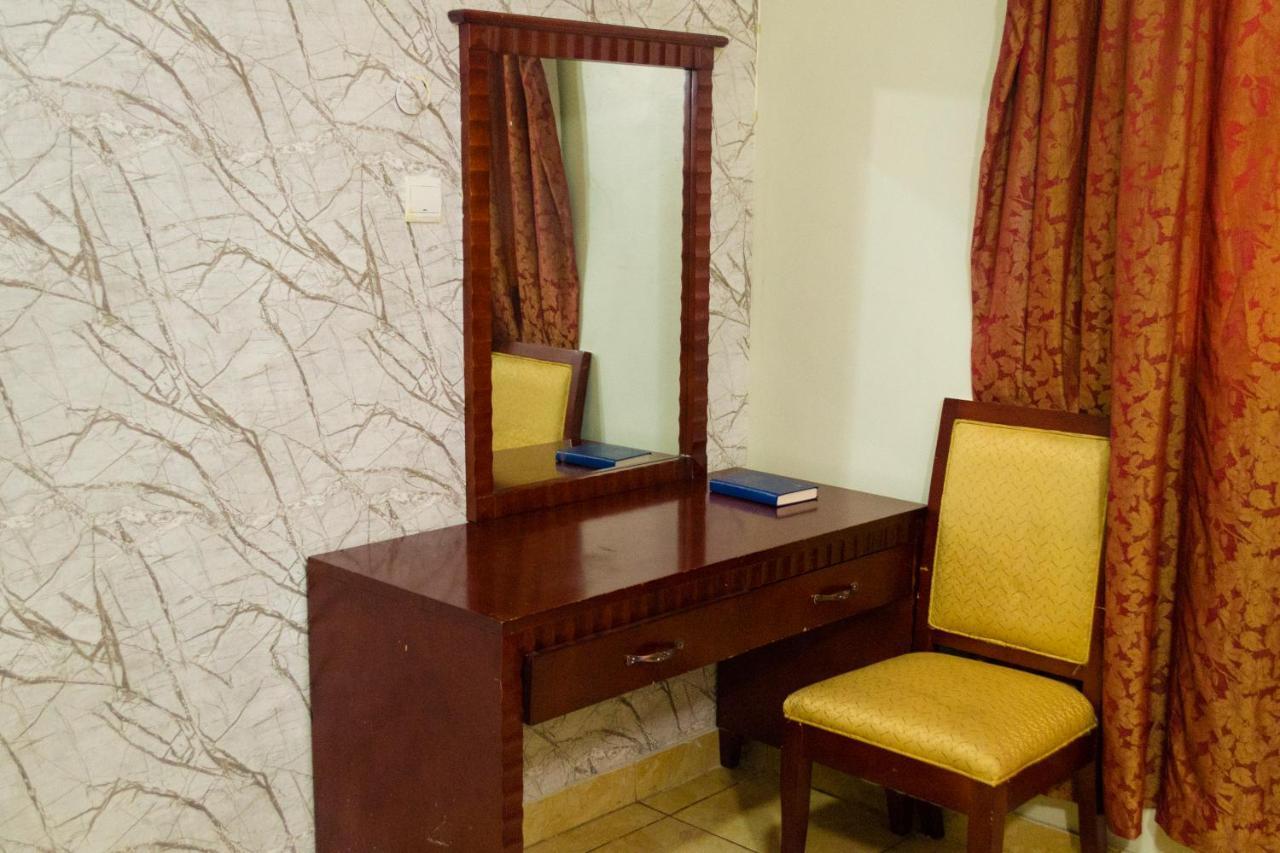 Emerald Hotel Кампала Екстер'єр фото